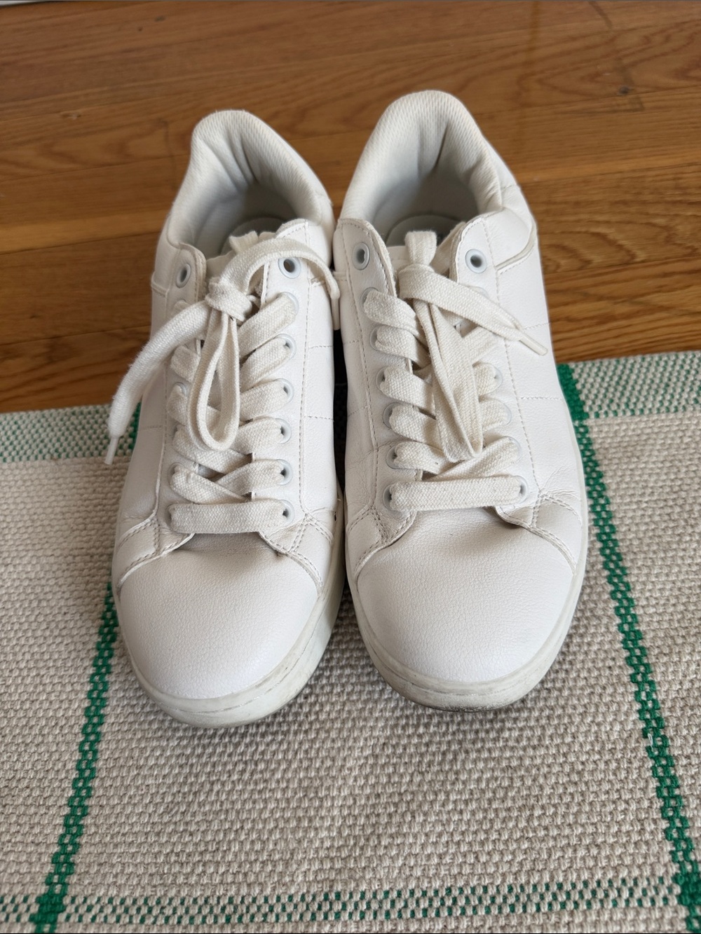 Classic White Low-Top Sneakers - Picture 3 of 8